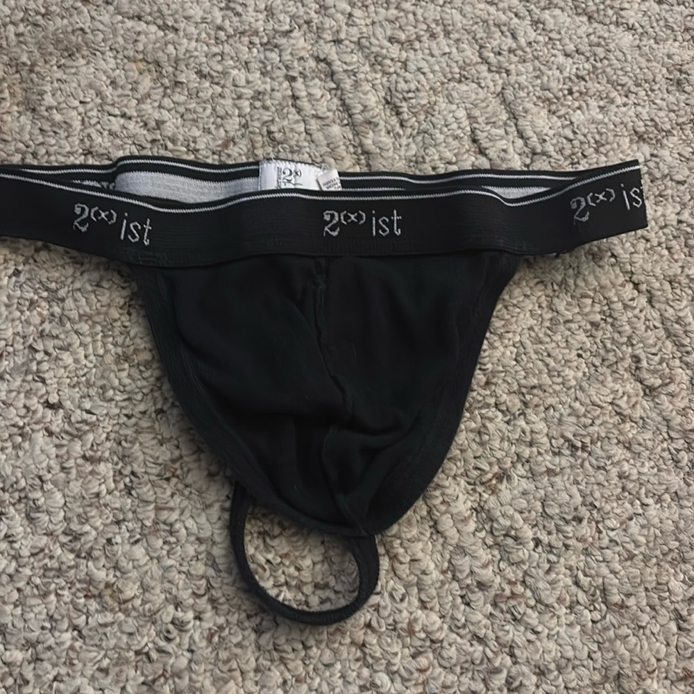 2xist men’s thong, y- back size large